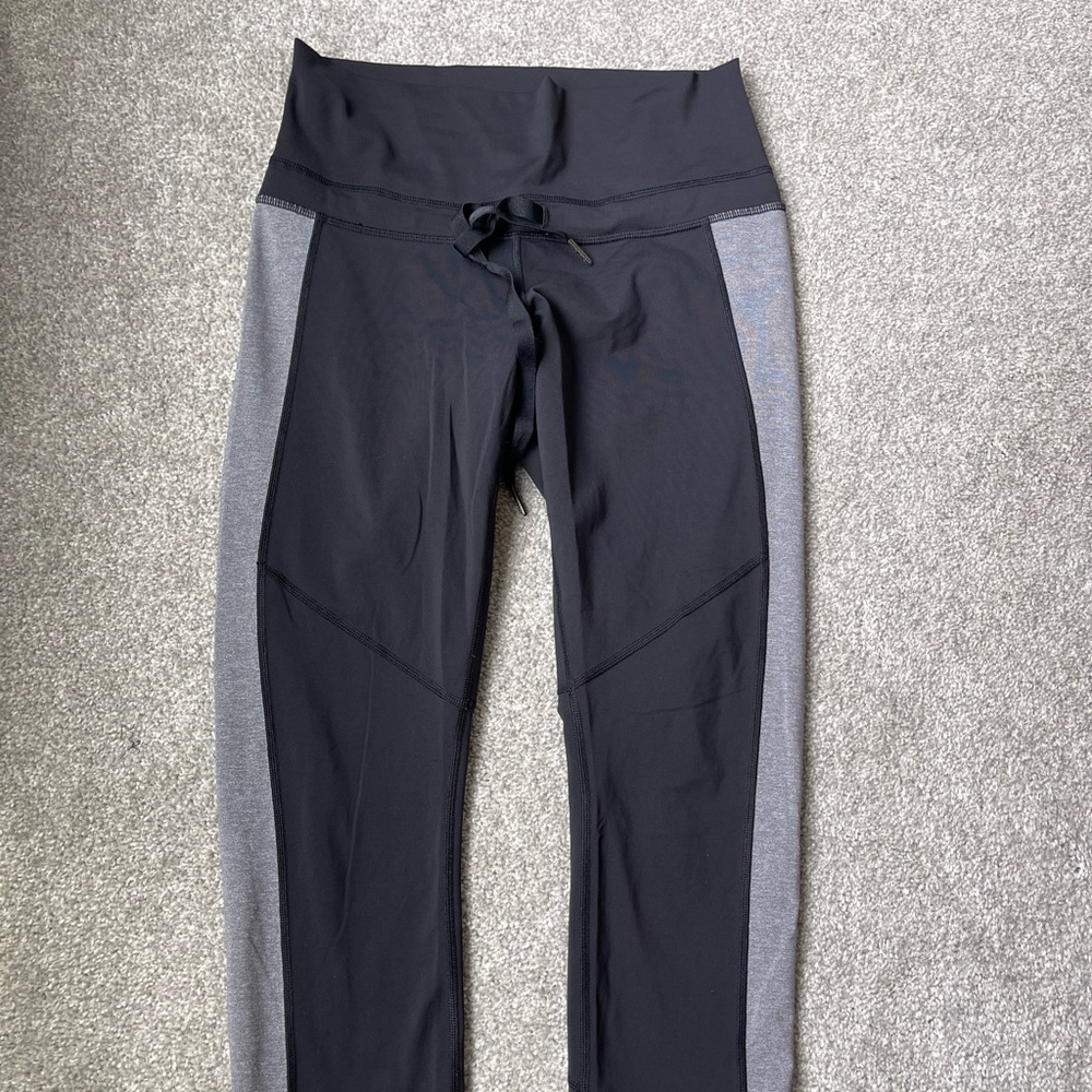 Lululemon size 8 cropped black leggings